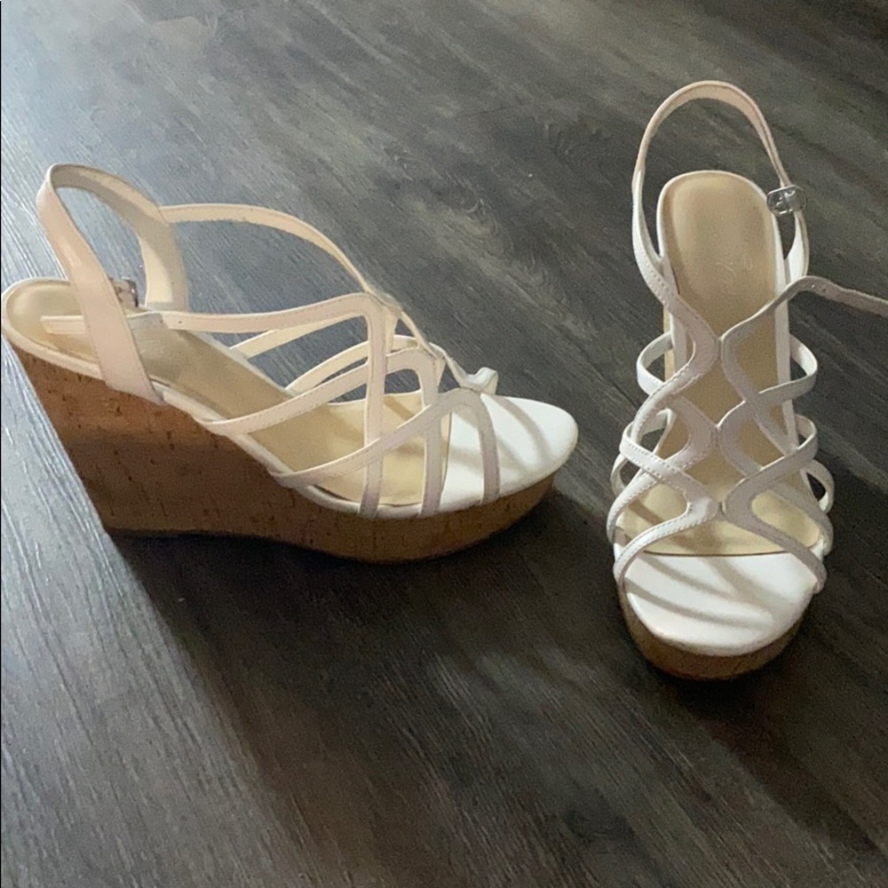 Fergie Women’s villa wedge sandal